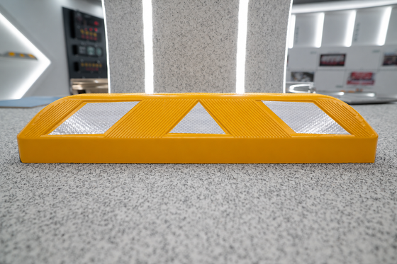 Kopen Durable Rubber Parking Block for Asphalt & Concrete Surfaces online vervaardiging