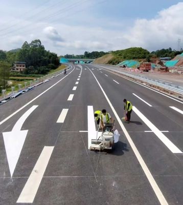 Warm smelten thermoplastische wegmarkering verf gele kleur glad en vloeiend